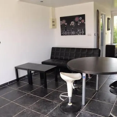 Maison Dans Son Ecrin De Verdure Prázdninový dům Plouvien